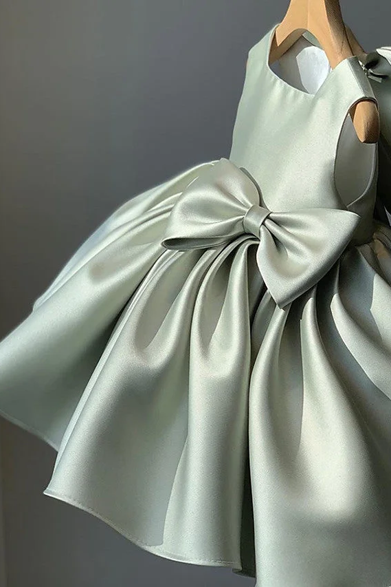 Oknass Ball Gown Sleeveless Square Neck Flower Girl Dresses Satin With Bow Pleats