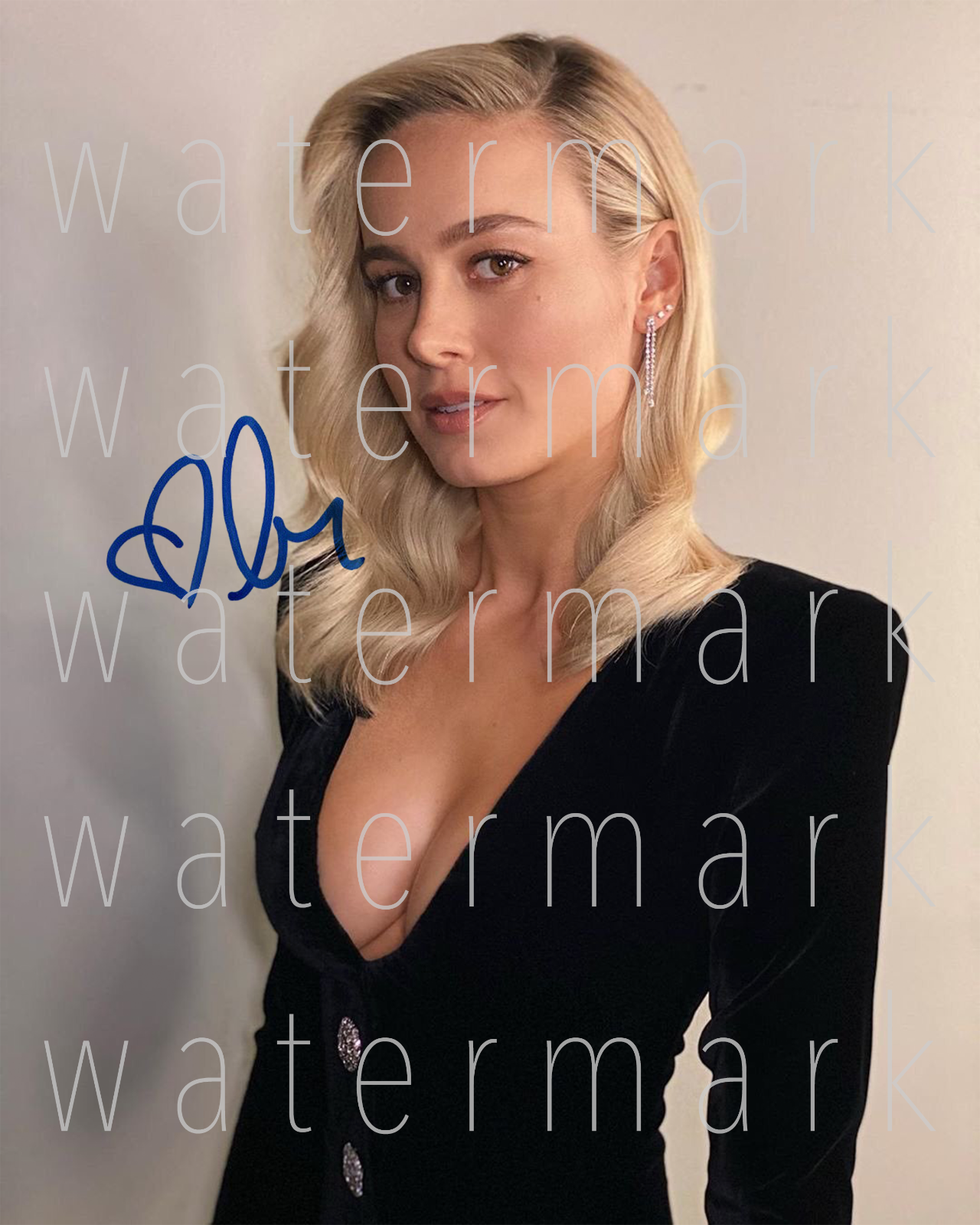 Brie Larson Captain Marvel Avengers signed 8X10 print poster Photo Poster painting autograph RP