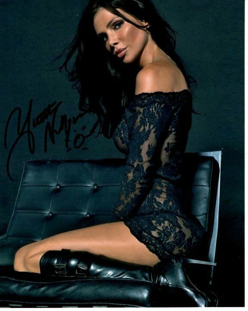 Yvette nelson signed autographed Photo Poster painting