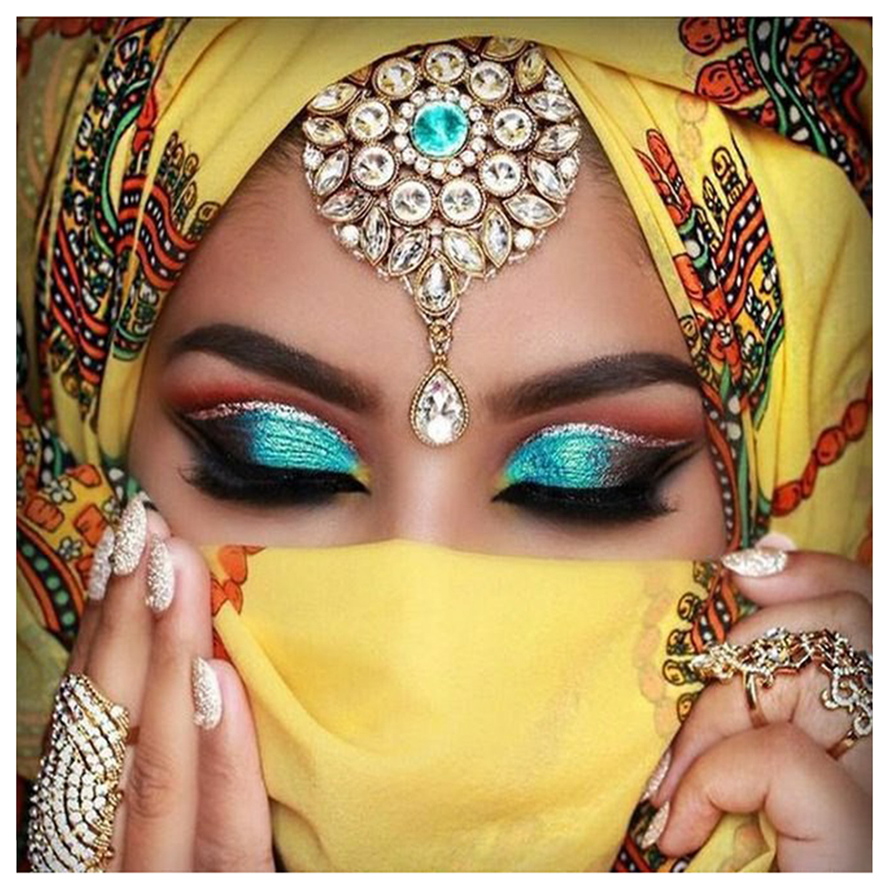 

30*30CM - Round Drill Diamond Painting - Face Cover Beauty, 501 Original