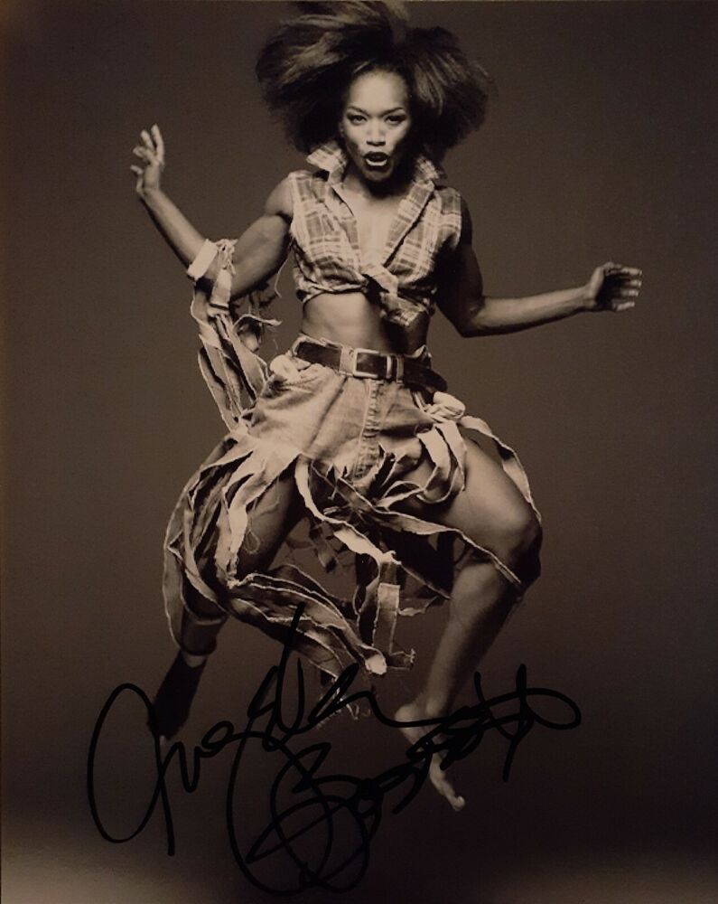 Angela Bassett signed 8x10