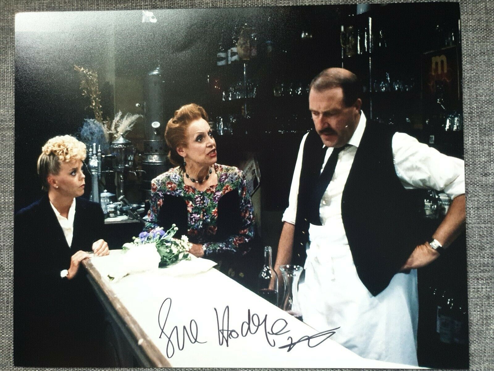 Sue hodge,allo allo genuine hand signed 10x8 Photo Poster painting coa