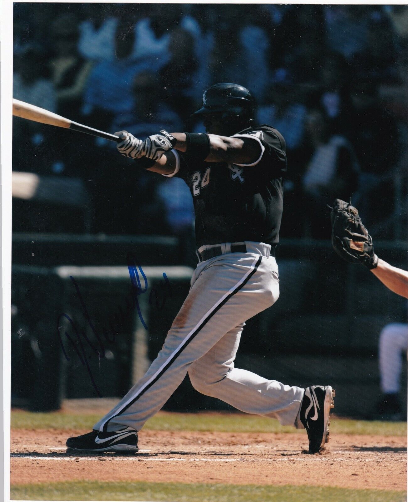 DAYAN VICIEDO CHICAGO WHITE SOX ACTION SIGNED 8x10