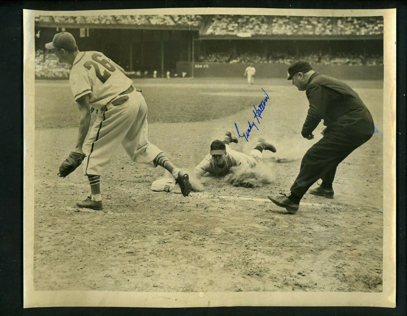 Grady Hatton SIGNED & Frank McCormick 1946 Press Photo Poster painting Phillies Cincinnati Reds