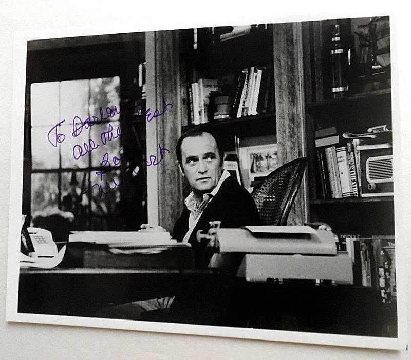 BOB Newhart Autographed 8x10 Photo Poster painting COMEDIAN TV Actor STAND UP Newhart SHOW PC309