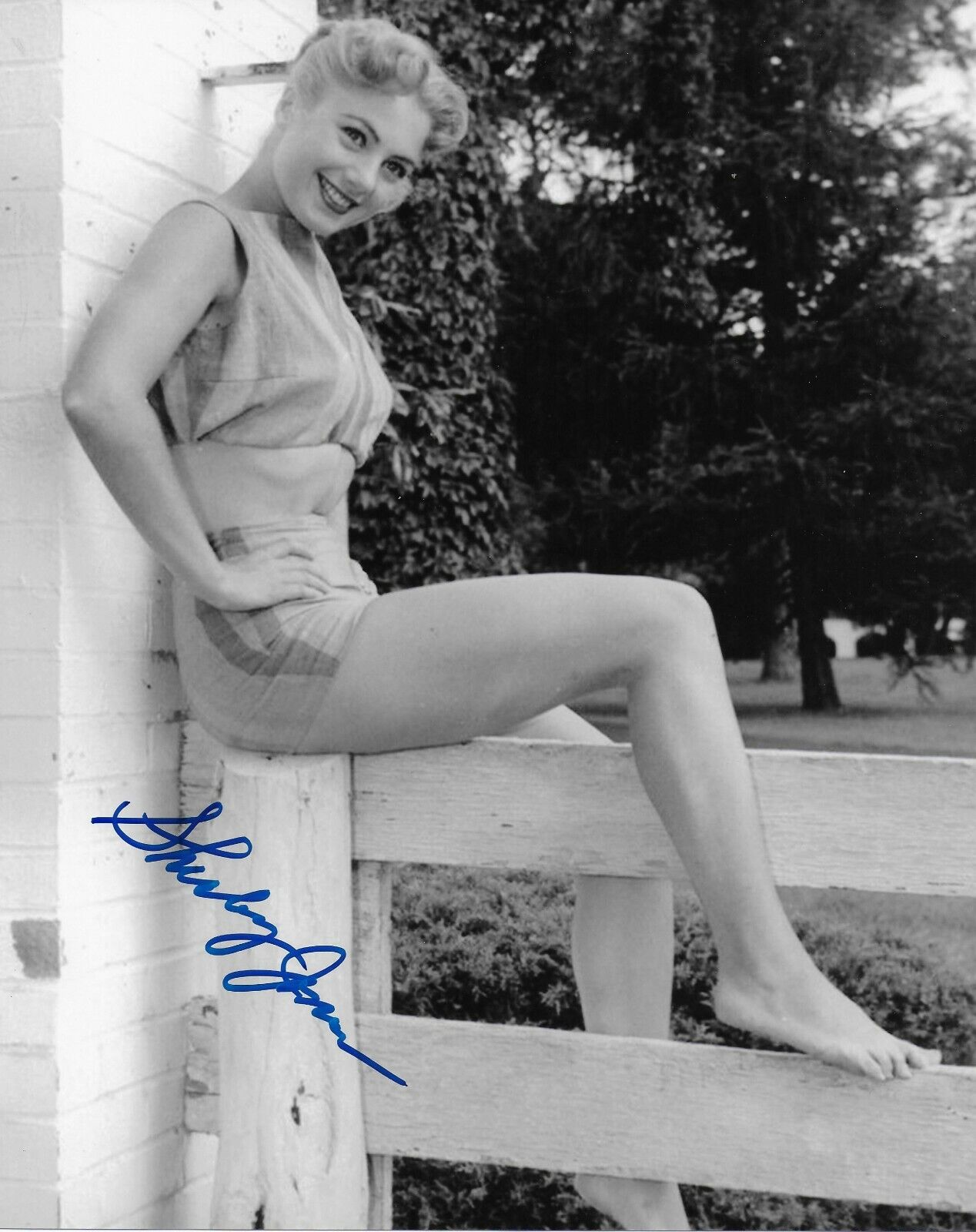 Shirley Jones Signed 8x10 Photo Poster painting - CAROUSEL / THE PARTRIDGE FAMILY / OKLAHOMA #10