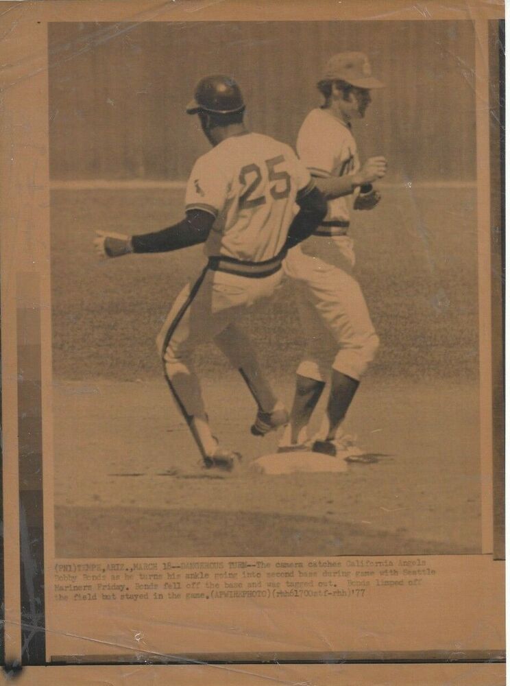 Original 1977 Wire Photo Poster painting 8x10 Bobby Bonds Angels Bends Rare B929