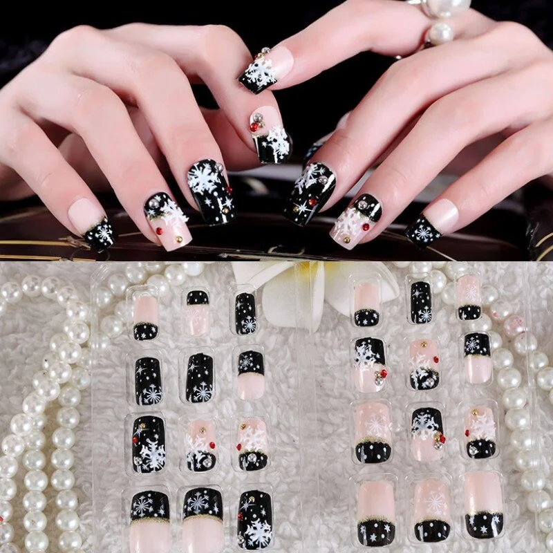 24Pc Christmas False Nails Black White Red Style Xmas Snowflake Full Cover Coffin Fake Nail Art Tips Christmas Gift Decorations