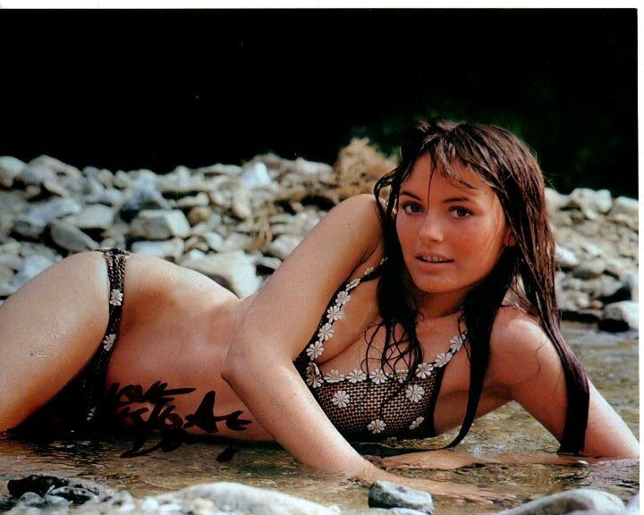 LESLEY-ANNE DOWN signed autographed DAISY BIKINI Photo Poster painting