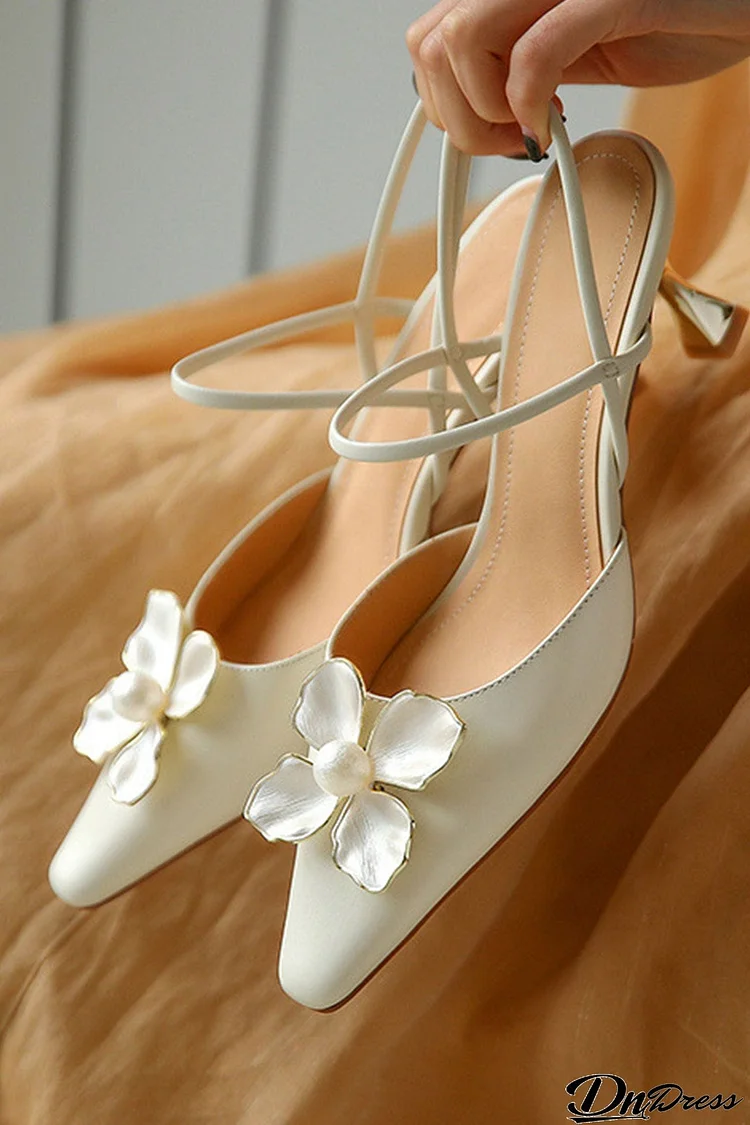 Pearl Flower Pointed-Toe Pumps