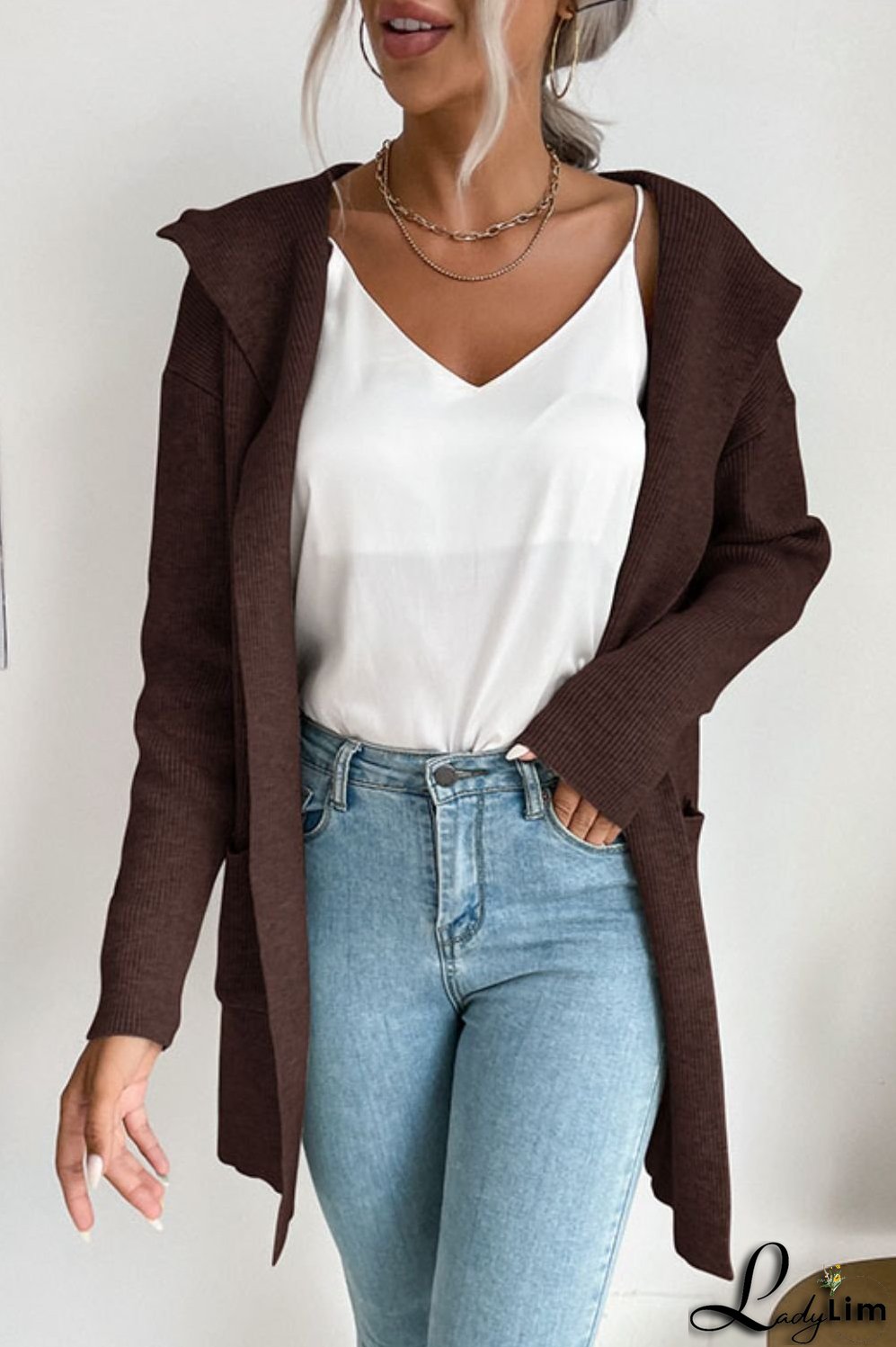 Effortless and Trendy Cardigan