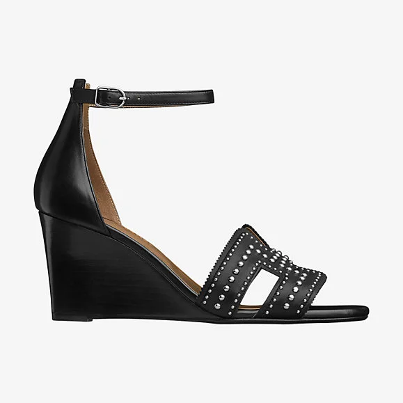 Vintage Black Wedge Sandals with Ankle Strap and Studs Vdcoo