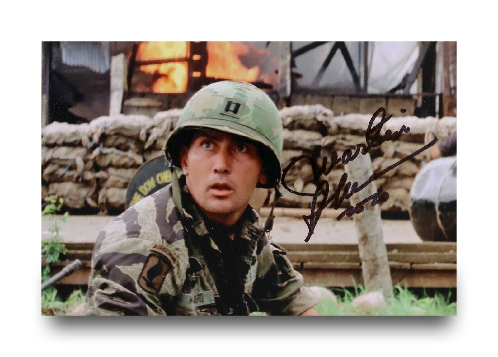 Martin Sheen Signed 6x4 Photo Poster painting Apocalypse Now Captain Benjamin Autograph + COA