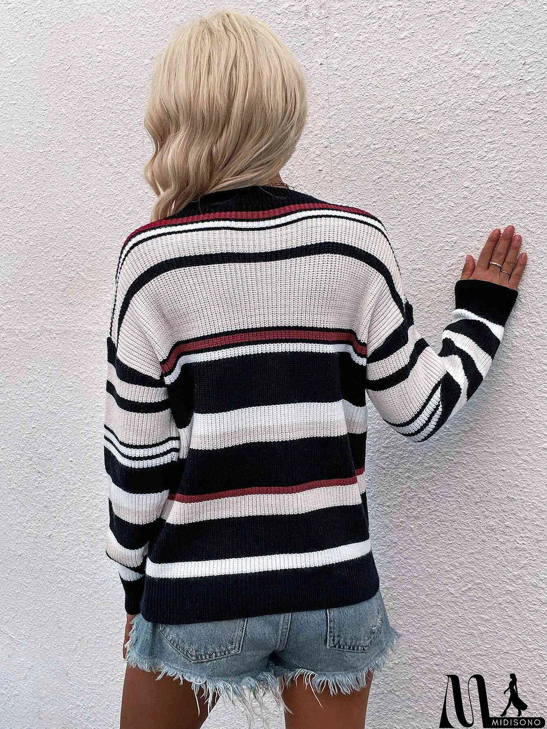 MidiSono - Chic and Versatile Sweater