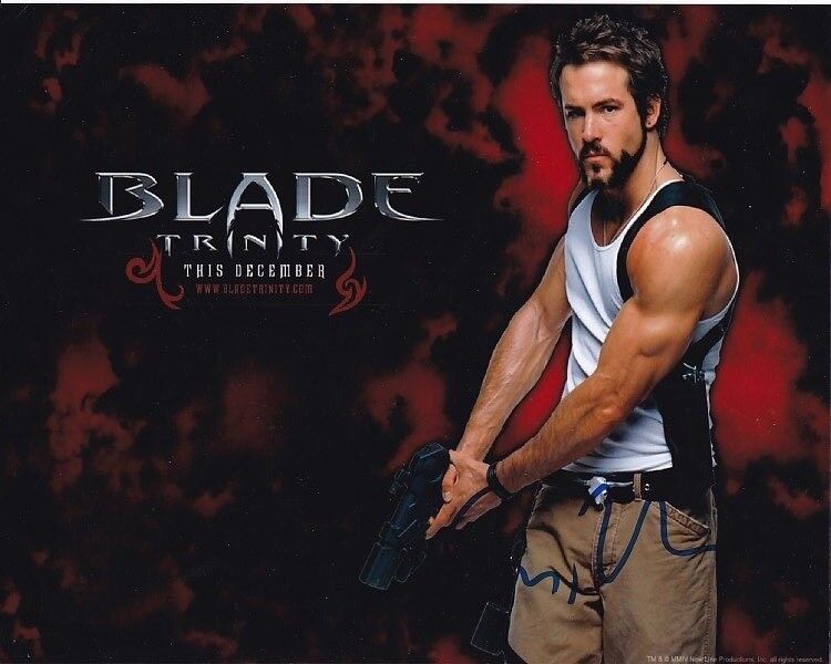 RYAN REYNOLDS signed autographed BLADE TRINITY HANNIBAL KING Photo Poster painting