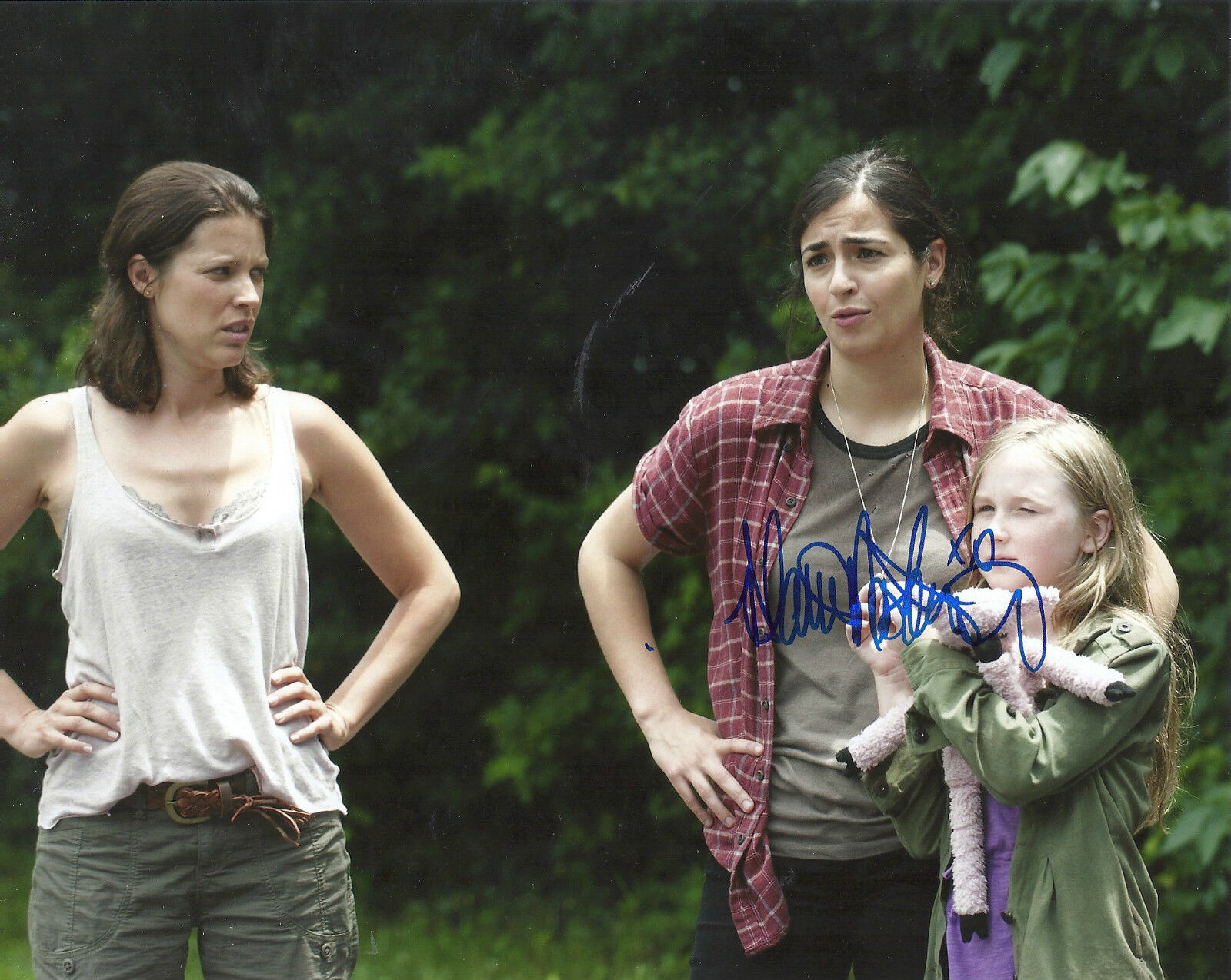 ALANNA MASTERSON 'THE WALKING DEAD' TARA CHAMBLER SIGNED 8X10 PICTURE *COA 3