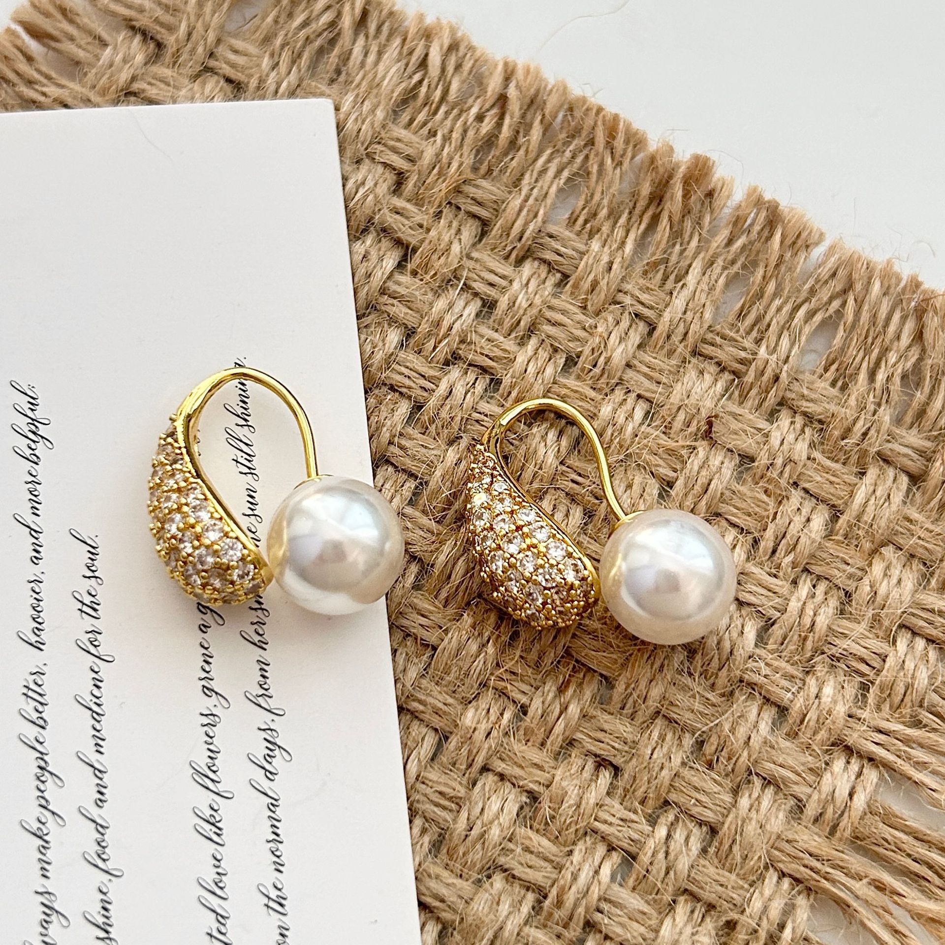 2026 New Style Exquisite Zircon Earrings Two-Way Wearing Full Diamond Pearl Earrings for Women Light Luxury Niche High-End Teardrop Shape