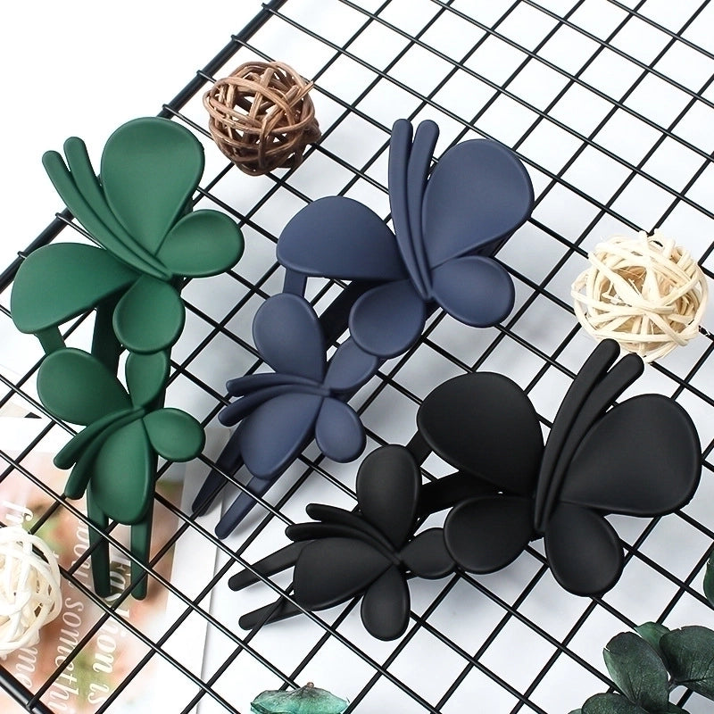 Butterfly Plastic Resin Hollow Out Hair Clip 1 Piece