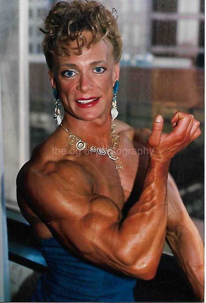 PAULA BIRCUMSHAW 80's 90's FOUND Photo Poster painting Color MUSCLE WOMAN Original EN 17 20 Y