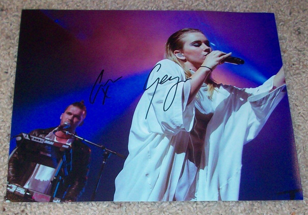 BROODS BAND SIGNED AUTOGRAPH 8x10 Photo Poster painting B w/PROOF CALEB & GEORGIA NOTT