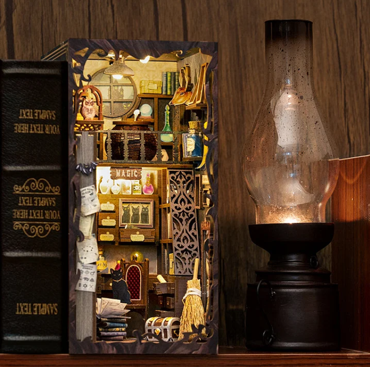 Magic Pharmacist Book Nook | Anavrin (Dust Cover Included)