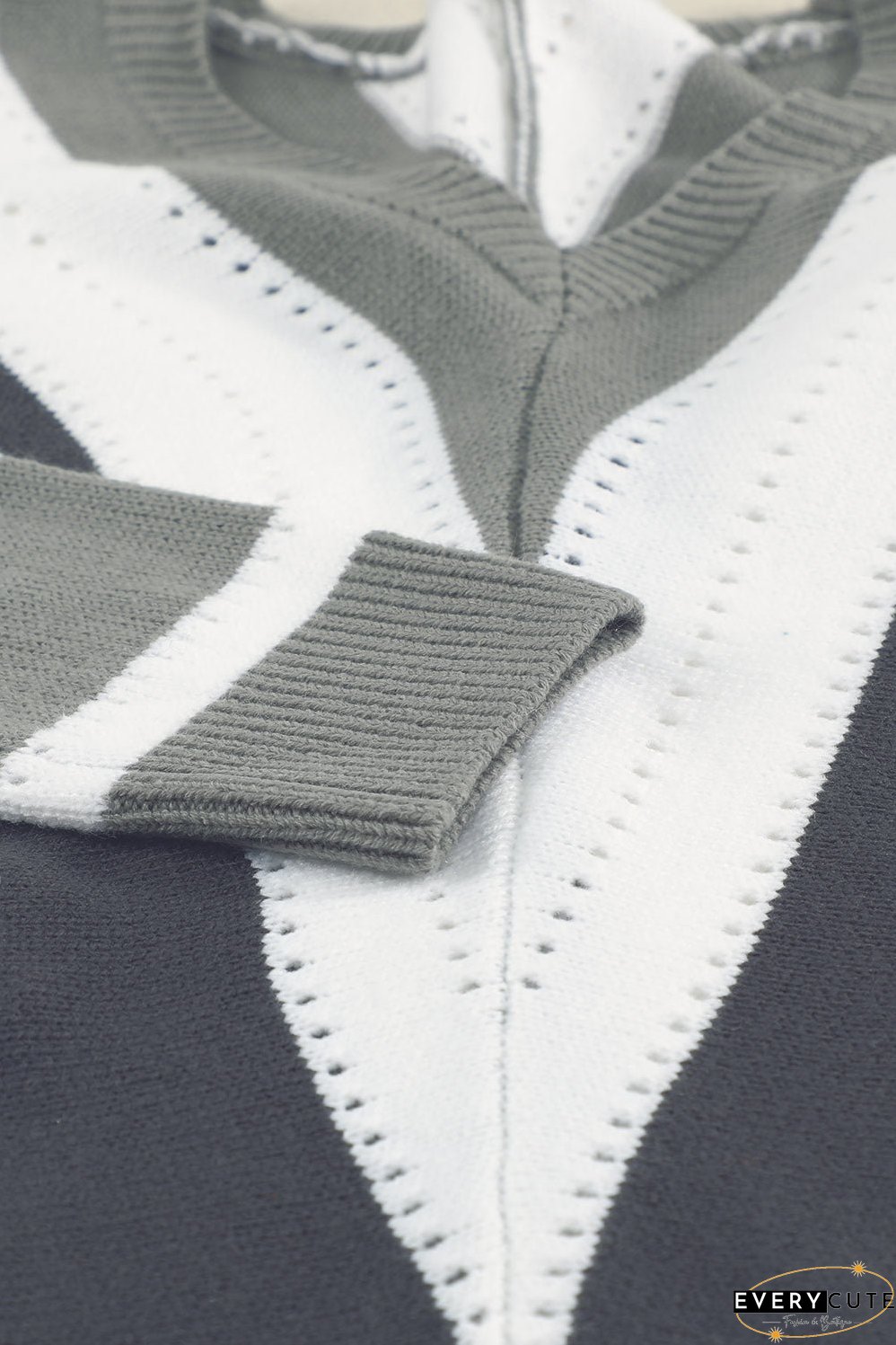 V-Neck Long Sleeve T-Shirt with Color Blocking