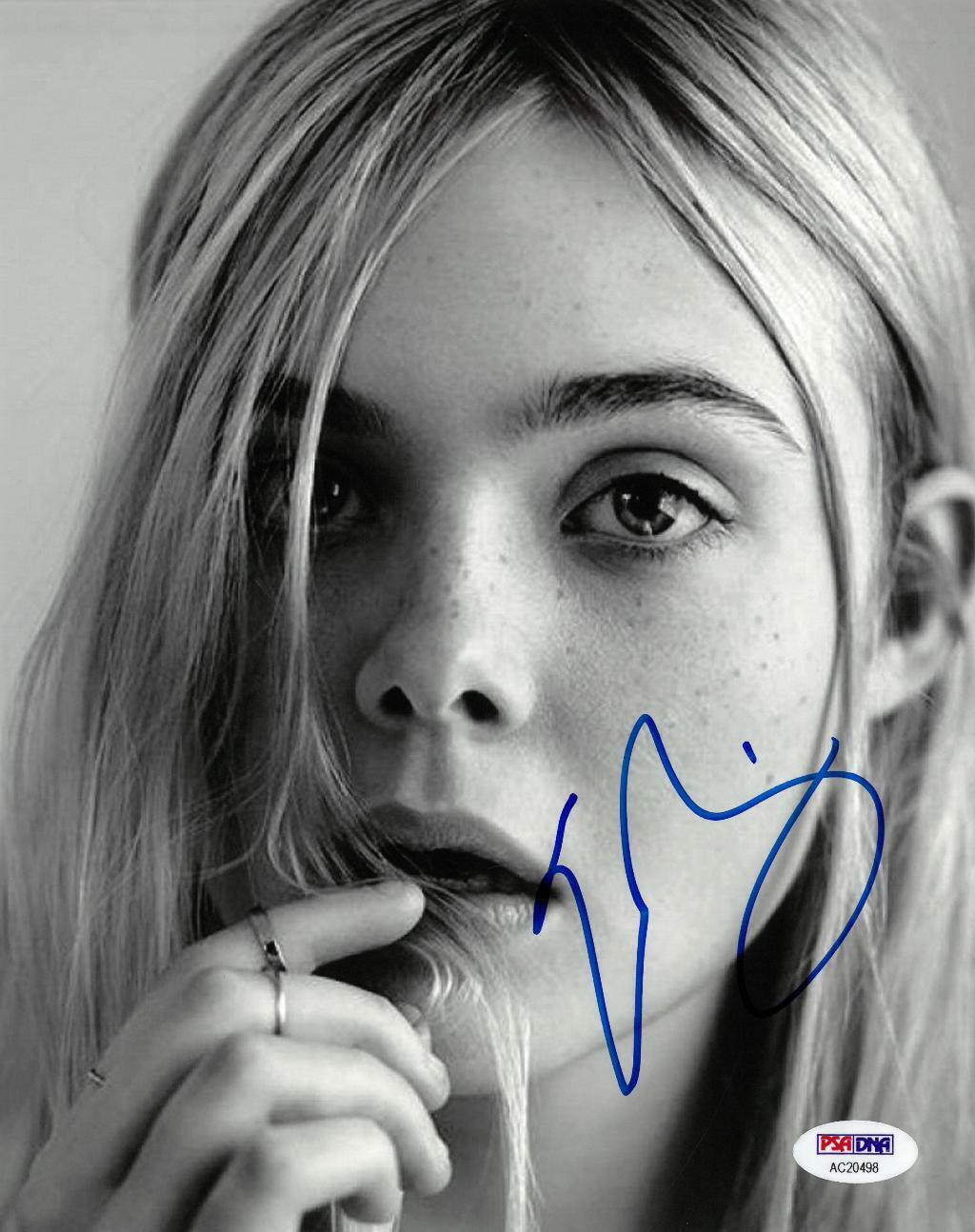 Elle Fanning Signed Authentic Autographed 8x10 B/W Photo Poster painting PSA/DNA #AC20498