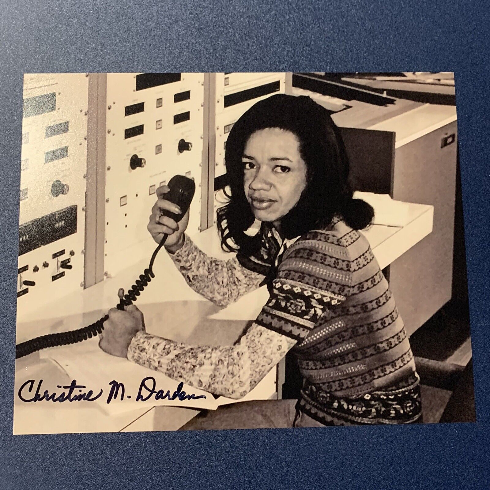 CHRISTINE DARDEN HAND SIGNED 8x10 Photo Poster painting FEMALE NASA ENGINEER AUTOGRAPHED COA