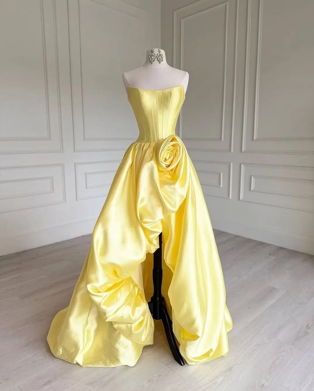 Satin Strapless Sleeveless High-Waisted Long Pleated A-Line Prom Dress With Flower | ZQ0009 Wellcucu