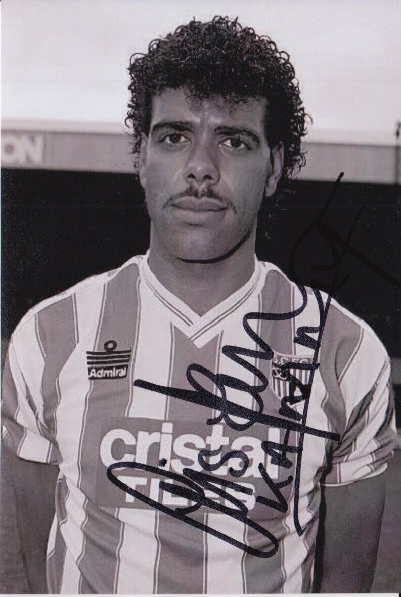 CHRIS KAMARA HAND SIGNED 6X4 Photo Poster painting STOKE CITY FOOTBALL AUTOGRAPH 1