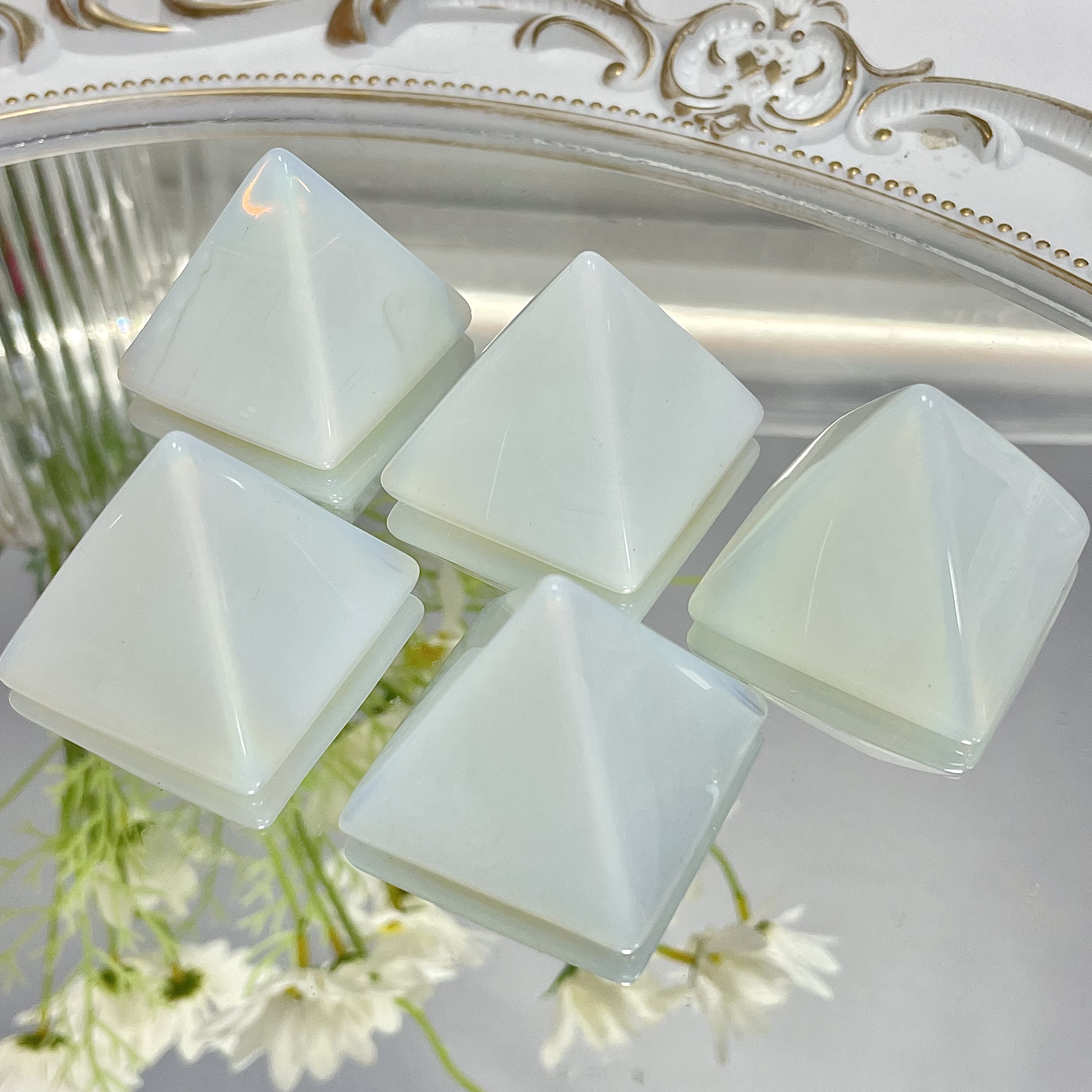 4cm Opalite Pyramid 1pcs