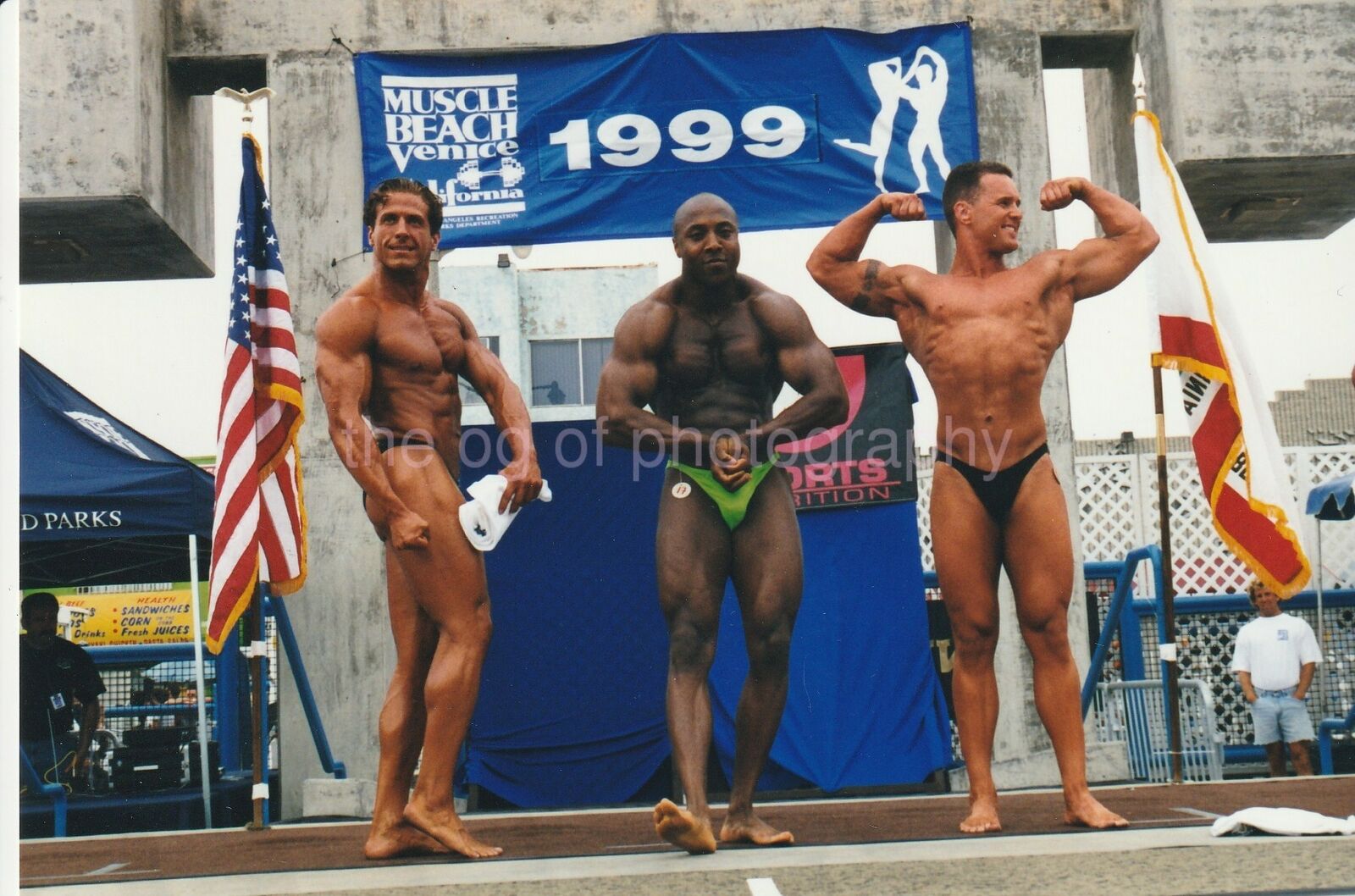 MUSCLE BEACH MEN Dudes FOUND Photo Poster painting ColorOriginal Snapshot 92 7 B