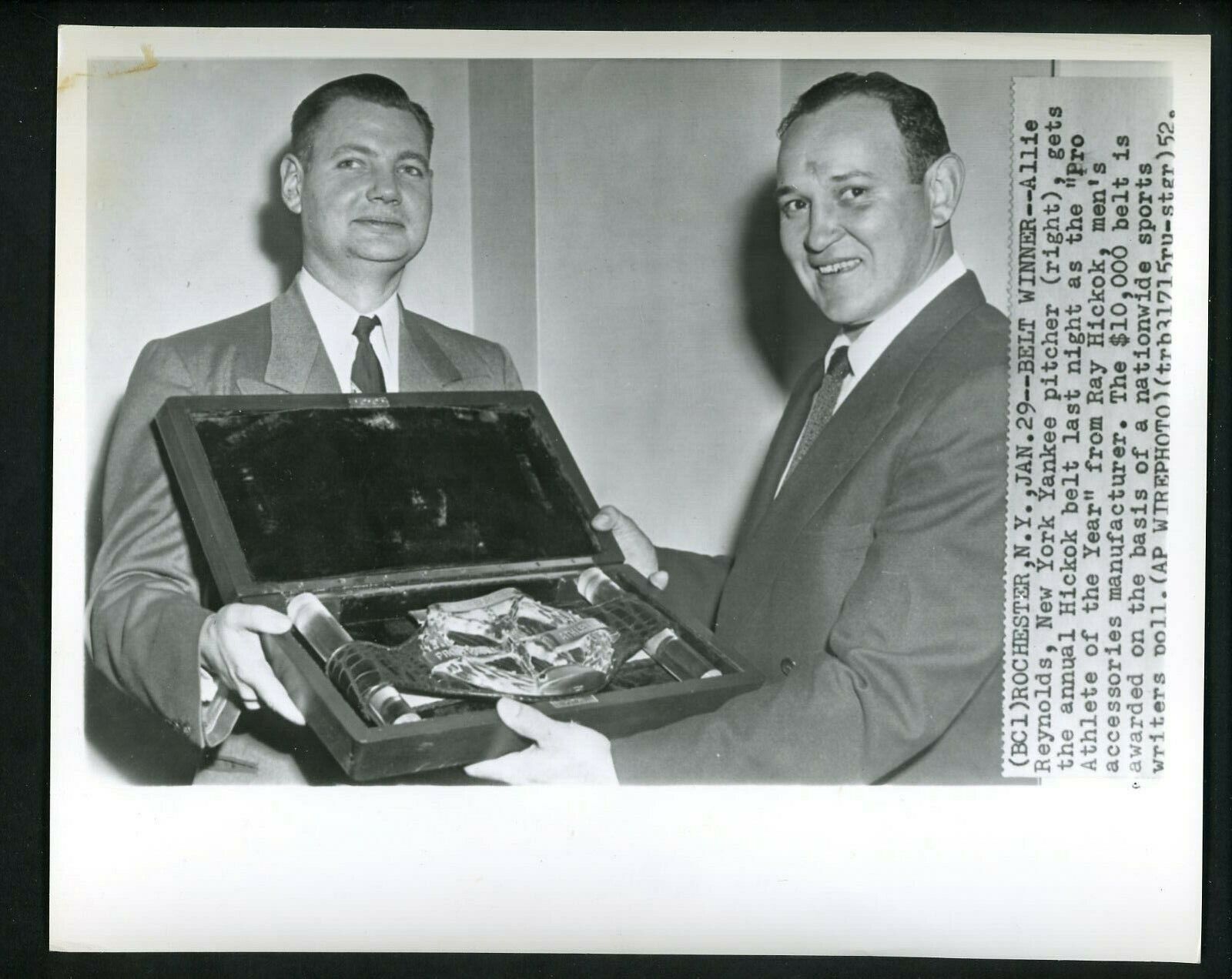 Allie Reynolds receives Hickok Belt from Ray 1952 Press Photo Poster painting New York Yankees