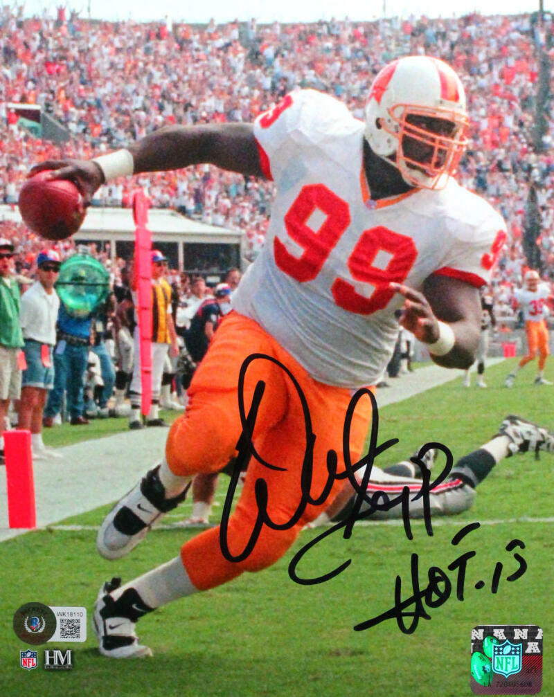 Warren Sapp Autographed Tampa Bay 8x10 Running HM Photo Poster painting W/ HOF- Beckett W* Black