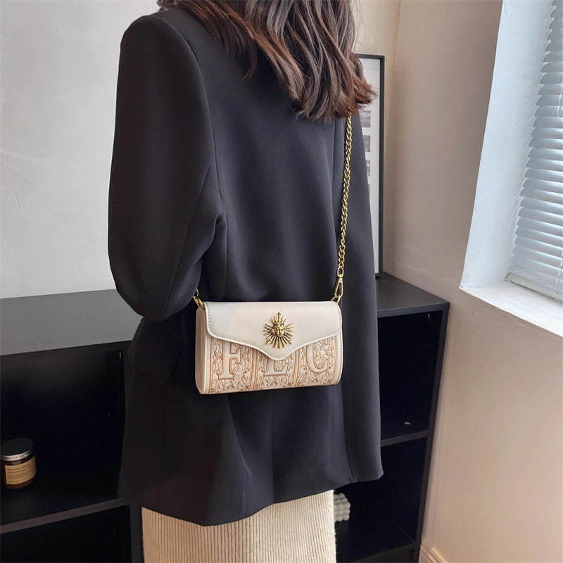Niche Design Embroidered Chain Bag Women’s Shoulder Crossbody Bag New Fashion Western Style Textious Small Square Bag
