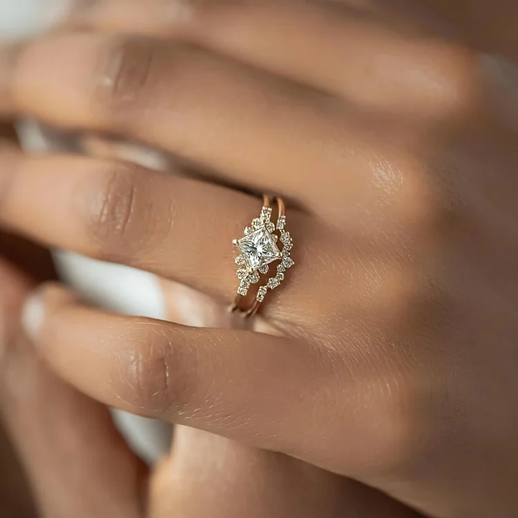 FREE Today: 2 Pcs Elegant Moissanite Engagement Ring Set 