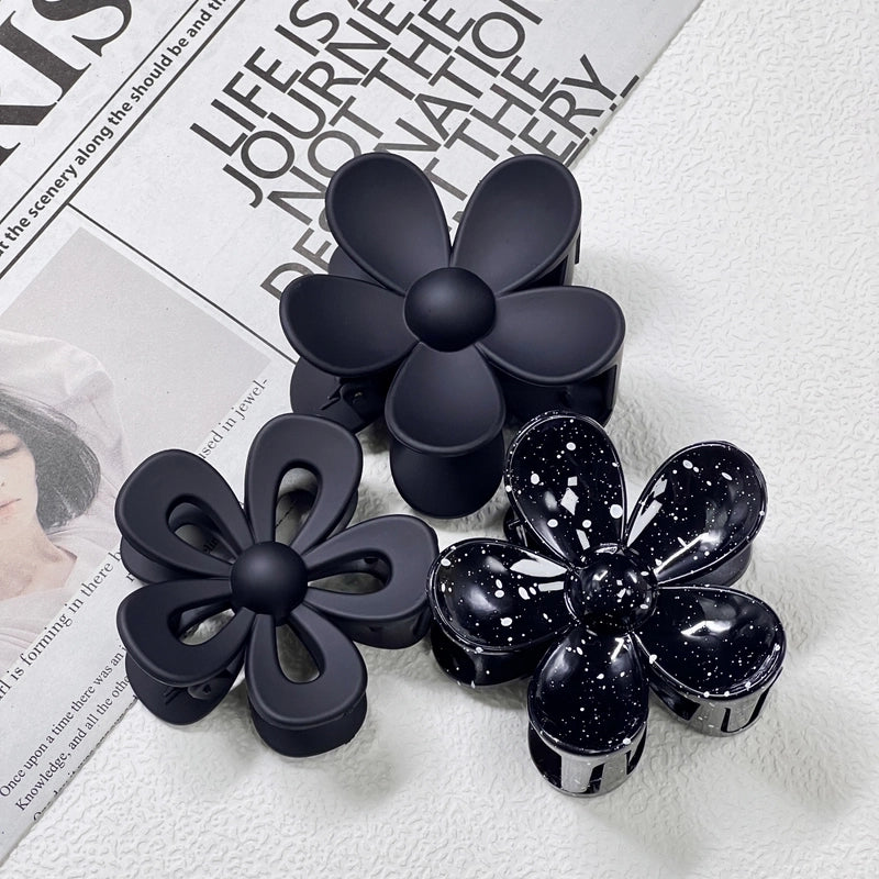Sweet Minimalist Women’s Flower Plastic Hair Claws