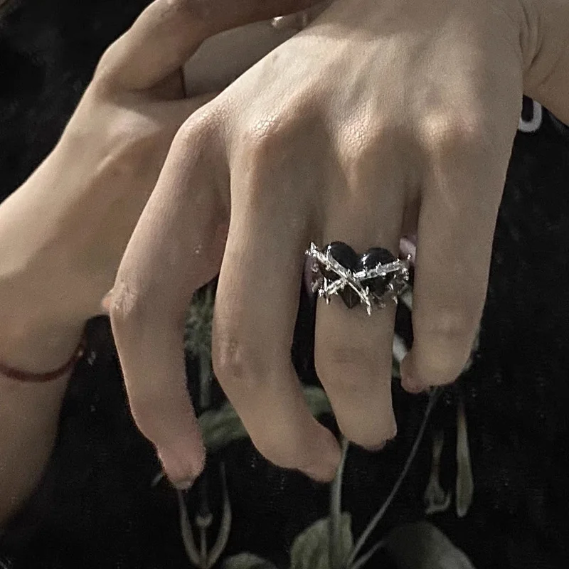 Punk Irregular Imprisoned Heart Metal Thorns Love Heart Opening Ring Techwear Shop