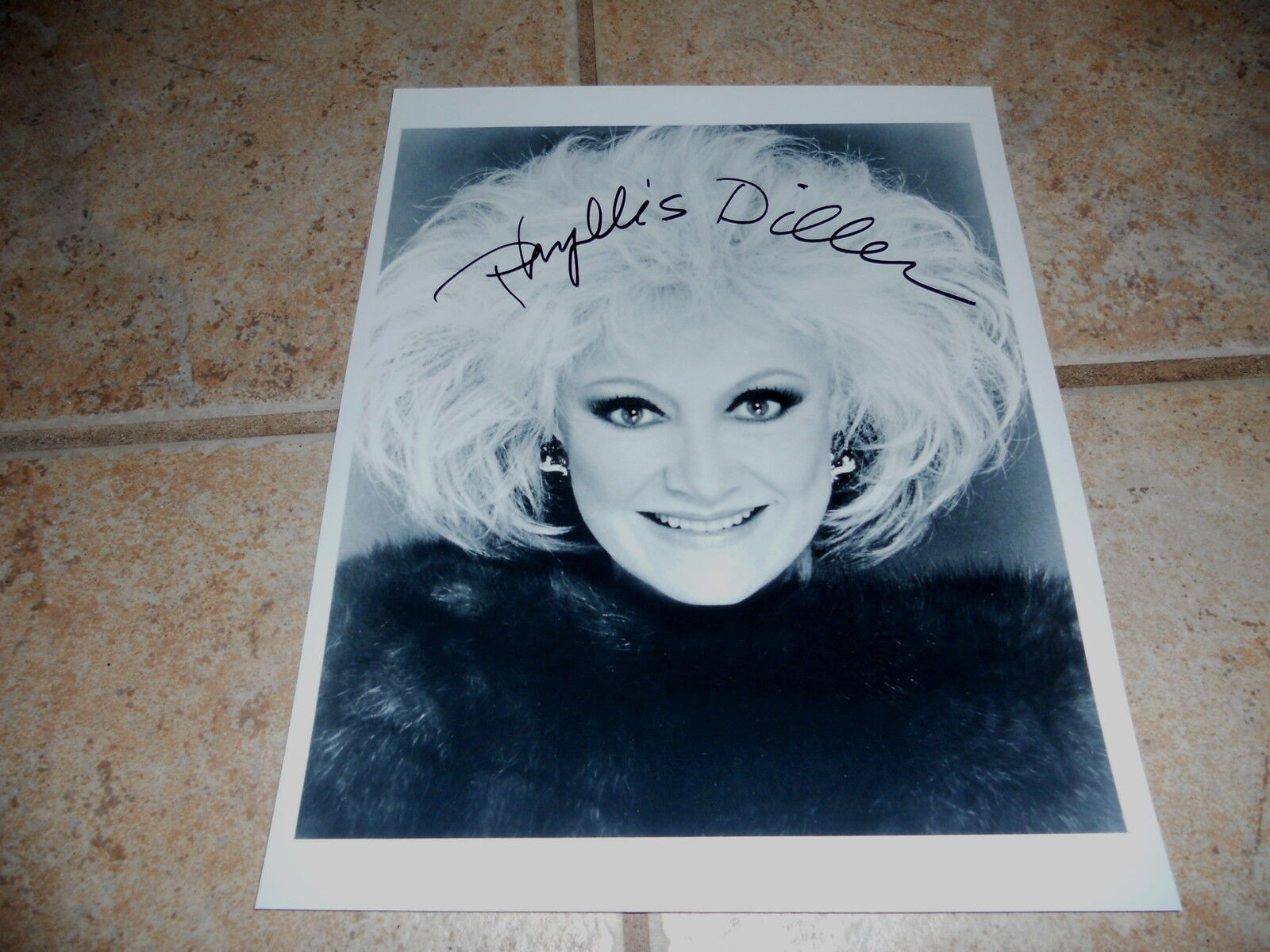 Phillis Diller Signed Autographed 8x10 Photo Poster painting Guaranteed