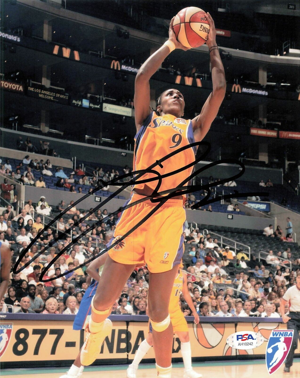 Lisa Leslie Signed 8x10 Photo Poster painting PSA/DNA Autographed Los Angeles Sparks