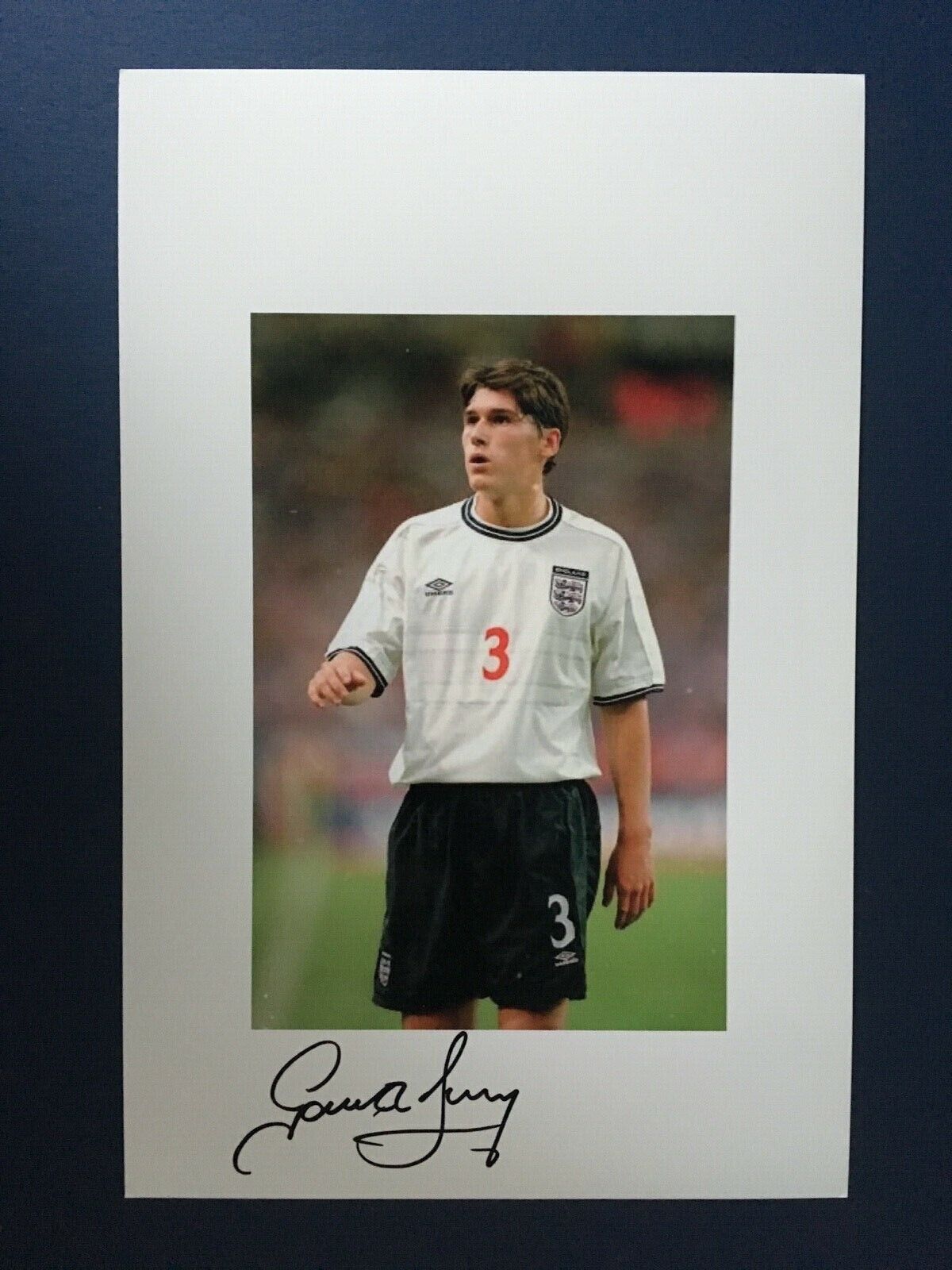 GARETH BARRY - ENGLAND INTERNATIONAL FOOTBALLER - EXCELLENT SIGNED Photo Poster painting