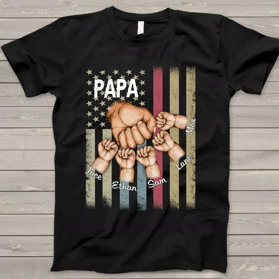 Personalized 'PAPA' 'GRANDKIDS' Hands Flag Black White Grey T-SHIRT 