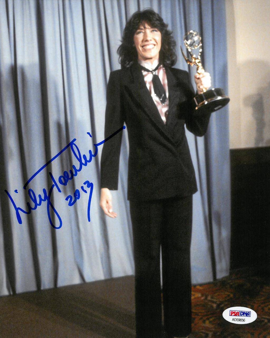 Lily Tomlin Signed Authentic Autographed 8x10 Photo Poster painting PSA/DNA #AD59656