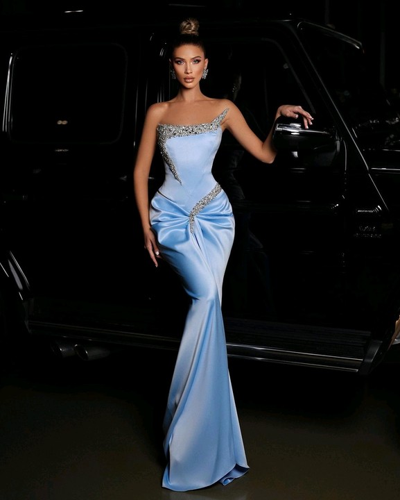 Oknass Charming Blue Strapless Sleeveless Long Mermaid Prom Dress With Beadings