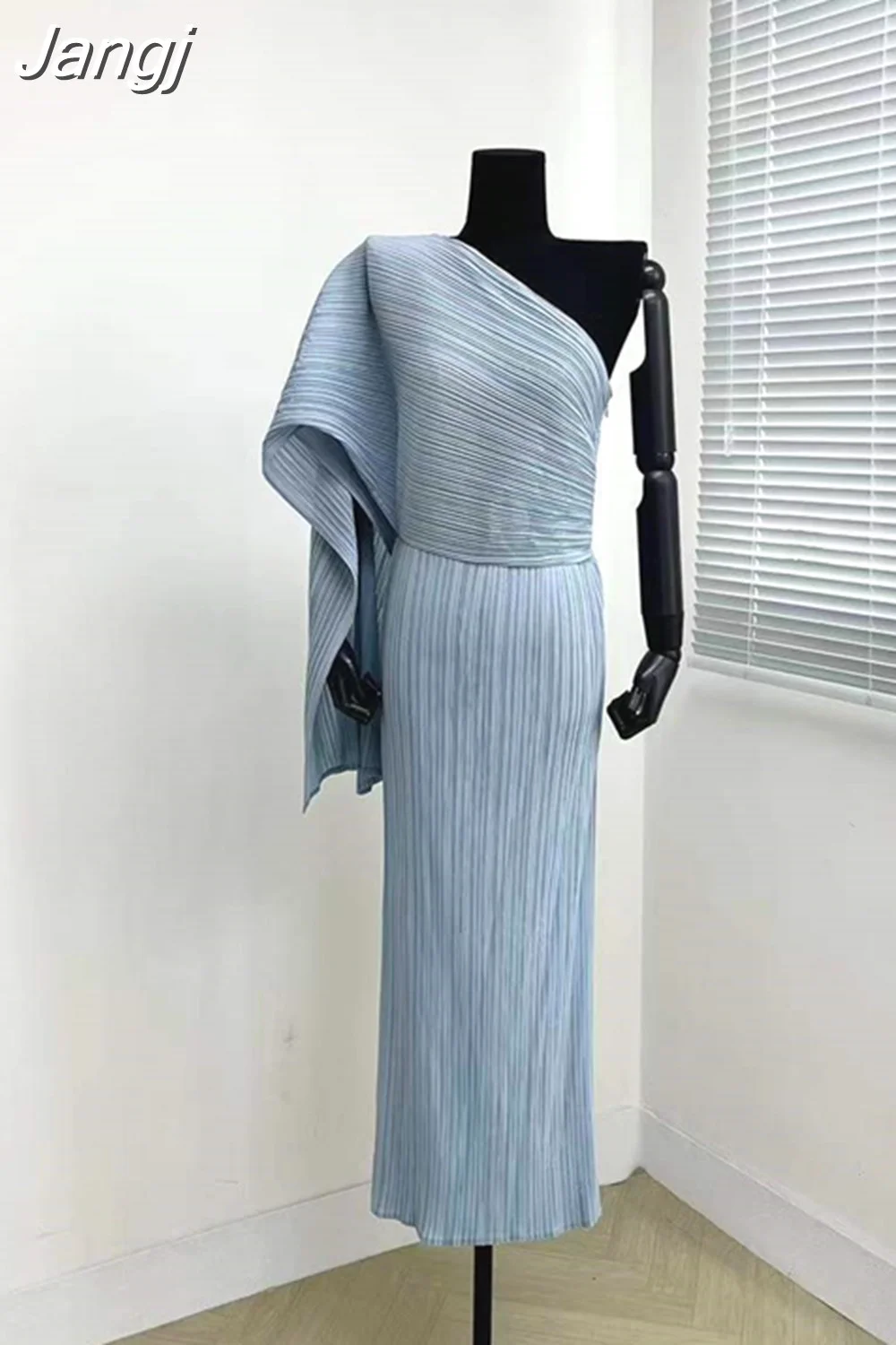 Jangj Pleated Designer Solid Women's Evening Dress Asymmetrical One Shoulder Flying Sleeve Party Dress