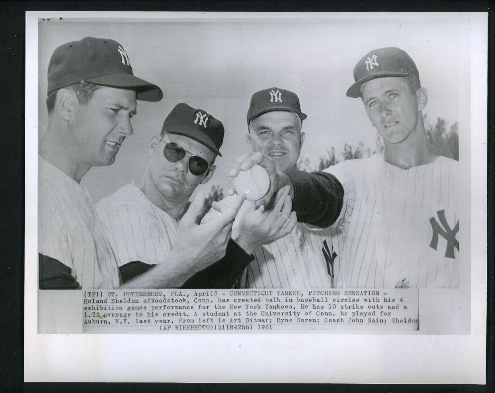 Yankees pitching staff 1961 Press Photo Poster painting Ditmar Duren Johnny Sain Rollie Sheldon