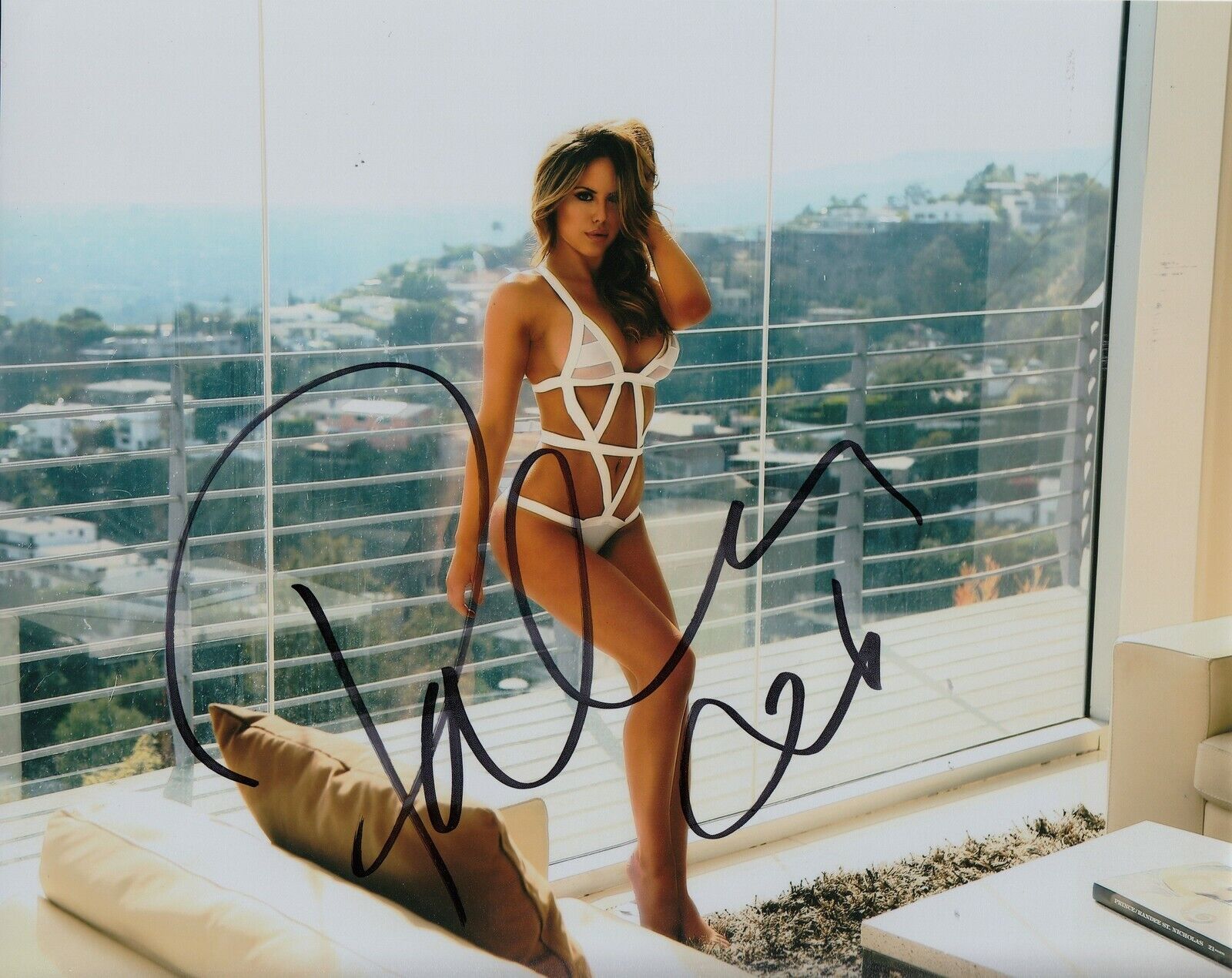 BRITTNEY PALMER signed (UFC) Sexy Hot Ringcard Girl 8X10 Photo Poster painting *PROOF* W/COA #8