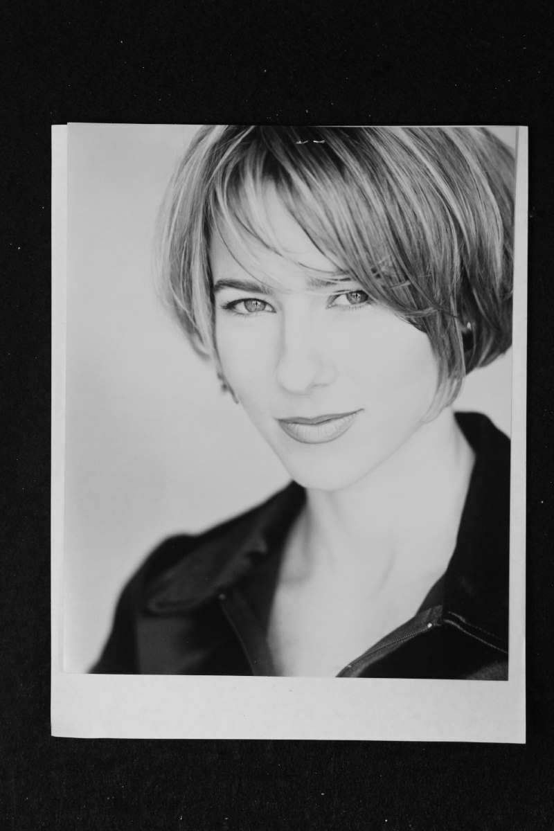 Traylor Howard - 8x10 Headshot Photo Poster painting w/ Resume - Me, Myself & Irene