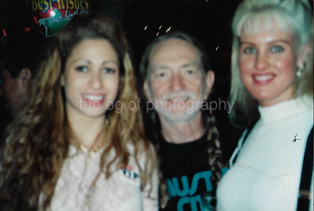 FUZZY FOUND Photo Poster painting Color WILLIE NELSON Original Snapshot PRETTY WOMEN 21 50 U