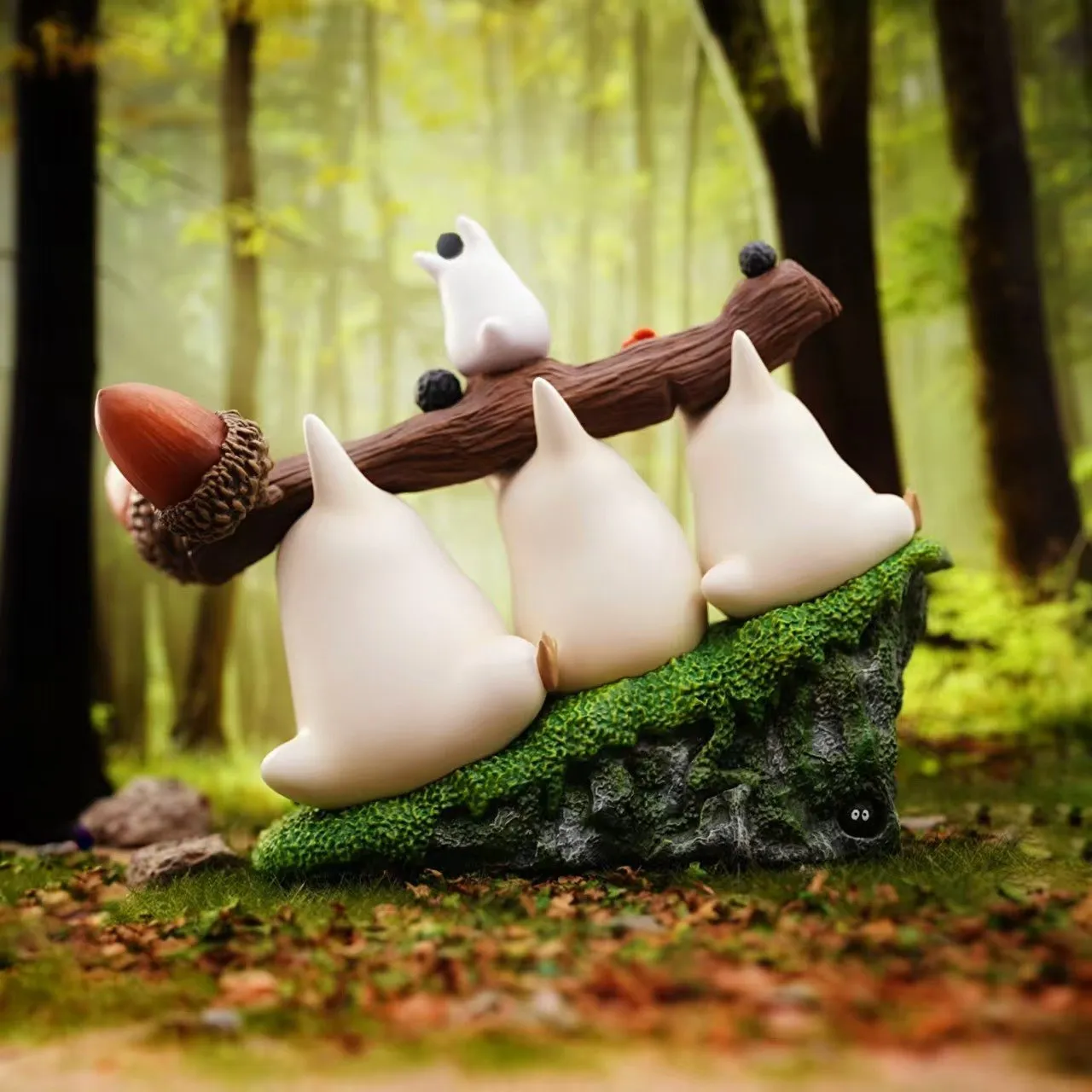 LongMiao Studio - My Neighbor Totoro - Moving Acorn Chibi Totoro  Statue (GK)-
